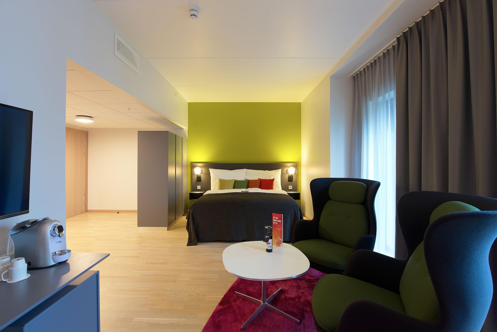 Clarion Energy Hotel